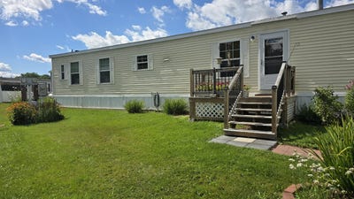 /international/us/3-parkview-lane-lewiston-me-110110271506/