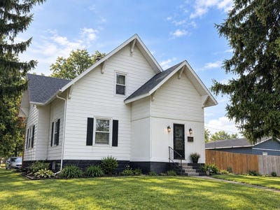 /international/us/306-4th-street-boxholm-ia-110110275136/
