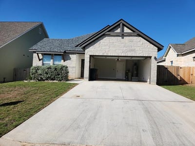 /international/us/303-winston-dr-fredericksburg-tx-110105703604/