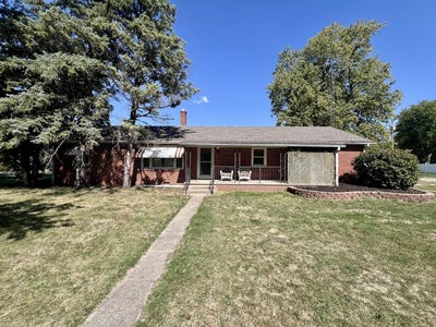 /international/us/101-e-lincoln-street-sidell-il-110102652686/