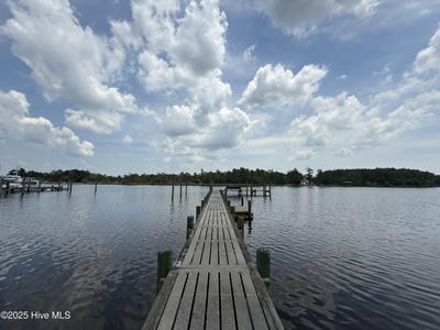 /international/us/247-shell-castle-lane-vandemere-nc-110100947606/