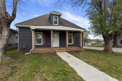 /international/us/10-w-broadway-street-higginsville-mo-110107390685/