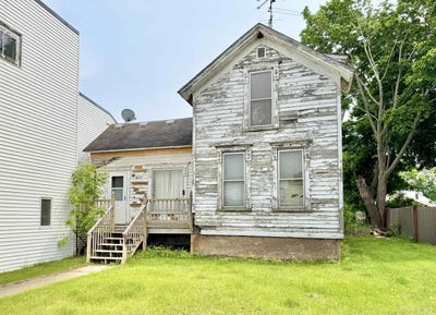 /international/us/803-s-1st-escanaba-mi-110100159684/