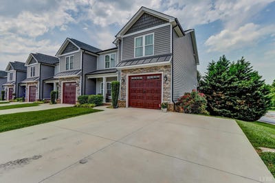 /international/us/1013-cobblestone-lane-forest-va-110099991326/