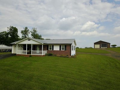 /international/us/190-apricot-lane-galax-va-110110236925/