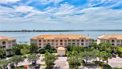 /international/us/22-sw-harbour-isle-drive-w-unit-105-fort-pierce-fl-110101121210/