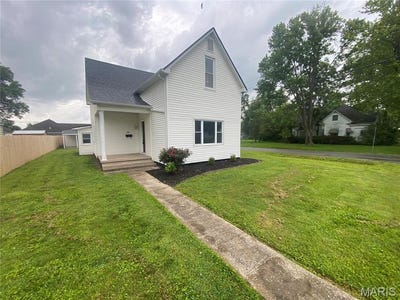 /international/us/841-n-franklin-street-staunton-il-110100302368/