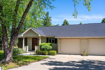 /international/us/240-peachwood-lane-mt-pleasant-mi-110108389388/