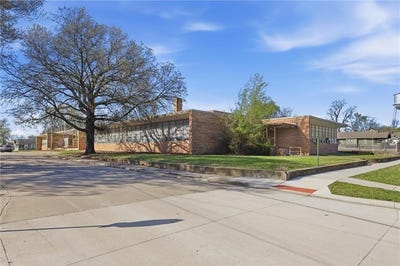 /international/us/1009-pacific-avenue-osawatomie-ks-110107315224/