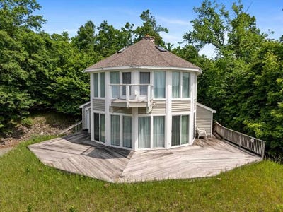 /international/us/1323-charlevoix-boyne-city-mi-110098426174/?lang=zh-tw