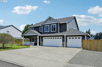 /international/us/411-s-maple-ave-yacolt-wa-110107823481/