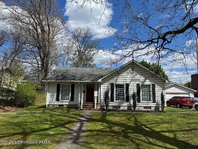 /international/us/122-ransberry-avenue-east-stroudsburg-pa-110107668433/