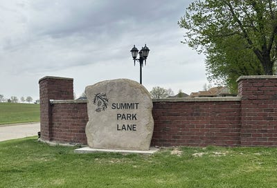 /international/us/lot-2-summit-development-creston-ia-110091777631/
