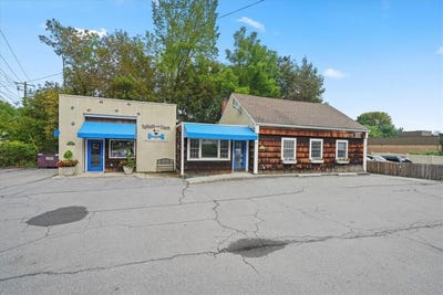 /international/us/14-lakes-road-monroe-ny-110098278494/