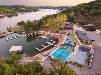 /international/us/130-pebble-bay-drive-camdenton-mo-110120415795/