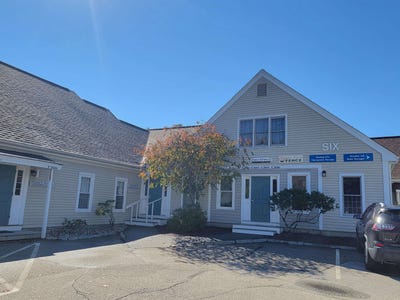 /international/us/25-country-club-road-gilford-nh-110106771501/