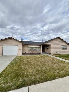 /international/us/1522-denson-ave-sunnyside-wa-110100390860/