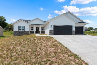 /international/us/2996-creekwood-drive-green-bay-wi-110101268118/