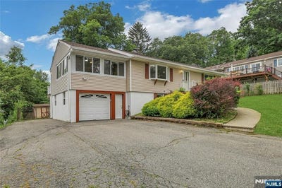 /international/us/406-high-crest-drive-west-milford-nj-110109001377/