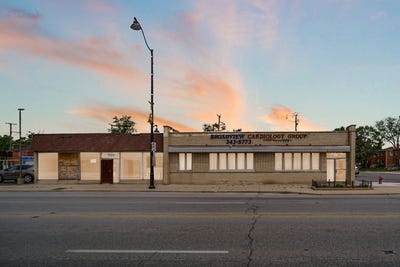 /international/us/2201-w-roosevelt-road-broadview-il-110120513639/