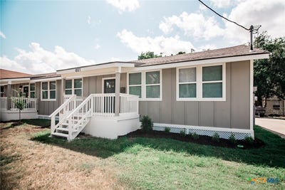 /international/us/801-803-s-main-street-victoria-tx-110109955531/
