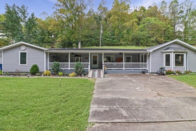 /international/us/3399-howells-mill-rd-ona-wv-110120147931/