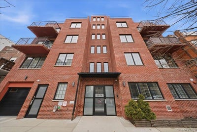 /international/us/2574-34th-street-astoria-ny-110106727988/