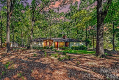/international/us/8008-w-duncan-road-indian-trail-nc-110108752954/