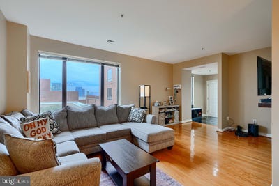 /international/us/10-e-lee-street-baltimore-md-110107610873/