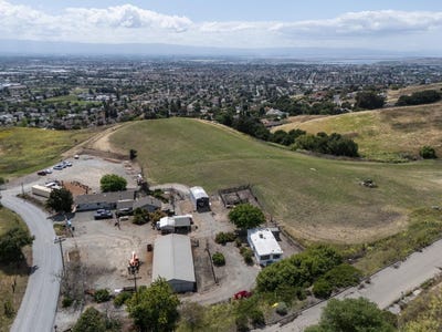 /international/us/2375-old-calaveras-rd-milpitas-ca-110108413941/