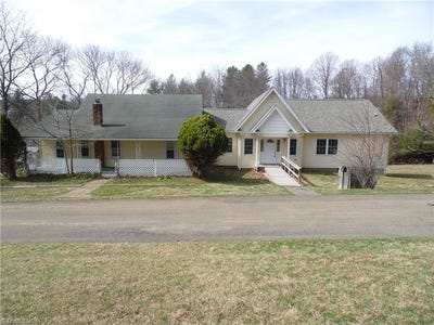 /international/us/232-riverview-drive-sparta-nc-110106372197/