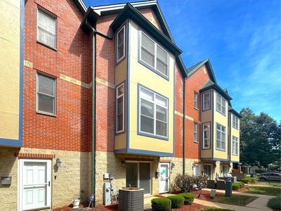 /international/us/3728-forest-avenue-brookfield-il-110110086983/