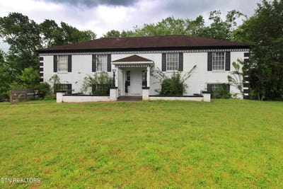 /international/us/329-boyds-creek-hwy-seymour-tn-110107535429/
