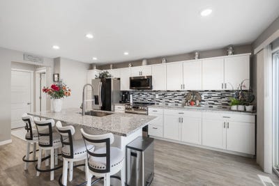 /international/us/4157-omaha-avenue-waterloo-ia-110104904905/