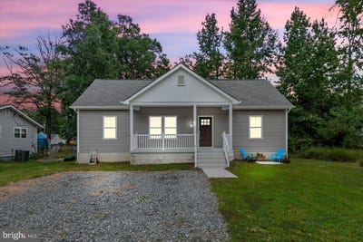 /international/us/58-pine-street-colonial-beach-va-110110422686/