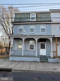 /international/us/526-york-street-burlington-nj-110108175238/