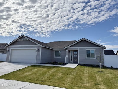 /international/us/707-grapevine-st-grandview-wa-110107567625/