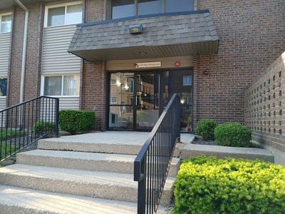 /international/us/2300-beau-monde-lane-lisle-il-110108128965/