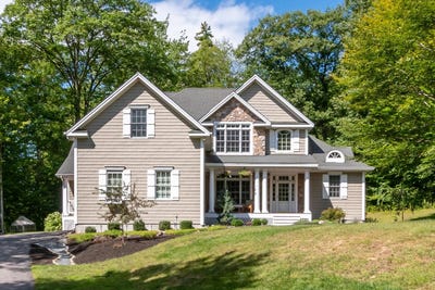 /international/us/13-vere-royce-road-tuftonboro-nh-110110099640/