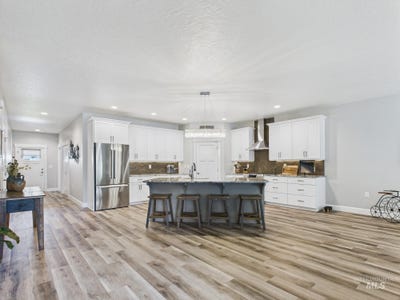 /international/us/2102-alder-ave-lewiston-id-110101539639/