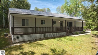 /international/us/8665-n-meridian-road-clare-mi-110108234126/