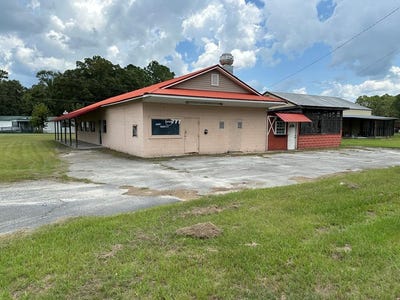 /international/us/593-main-street-willacoochee-ga-110098247967/