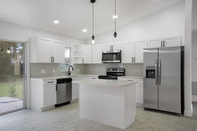 /international/us/673-cavern-terrace-sebastian-fl-110108913946/