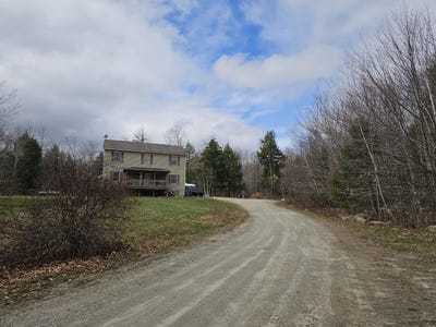 /international/us/39-salinitas-drive-norway-me-110107721329/
