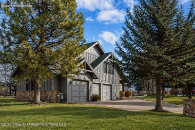 /international/us/1096-heritage-drive-carbondale-co-110105953551/