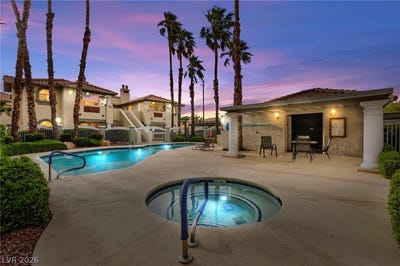 /international/us/6812-elm-creek-drive-las-vegas-nv-110107226595/