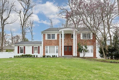 /international/us/2-windgate-drive-new-city-ny-110098911731/