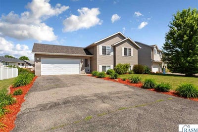 /international/us/829-tanager-road-mankato-mn-110108710517/