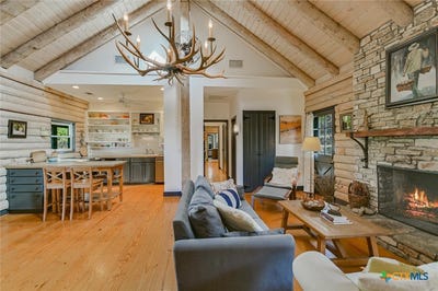 /international/us/707-deer-lake-road-wimberley-tx-110109156760/