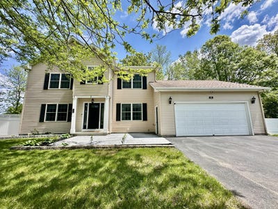 /international/us/24-independence-drive-plattsburgh-ny-110108354324/